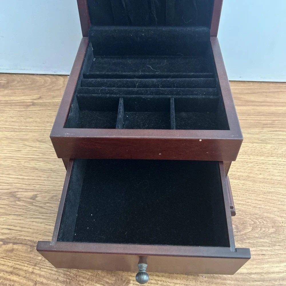 Tri Coastal Design Art In Motion Wood Jewelry Box GUC